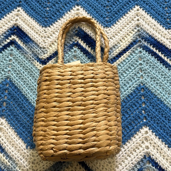 A New Day Tan Woven Tote Bag - Picture 6 of 6